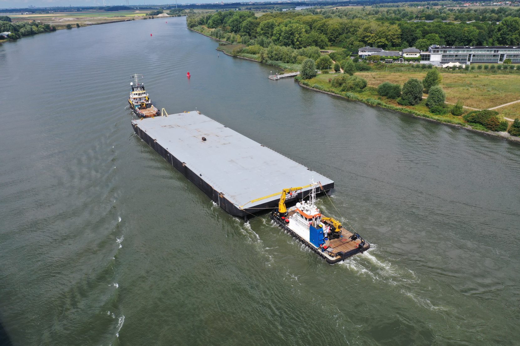 Flattop barge for sale / Built 2007 / 100 x 30m / 15t per m2 / DWT 12,900