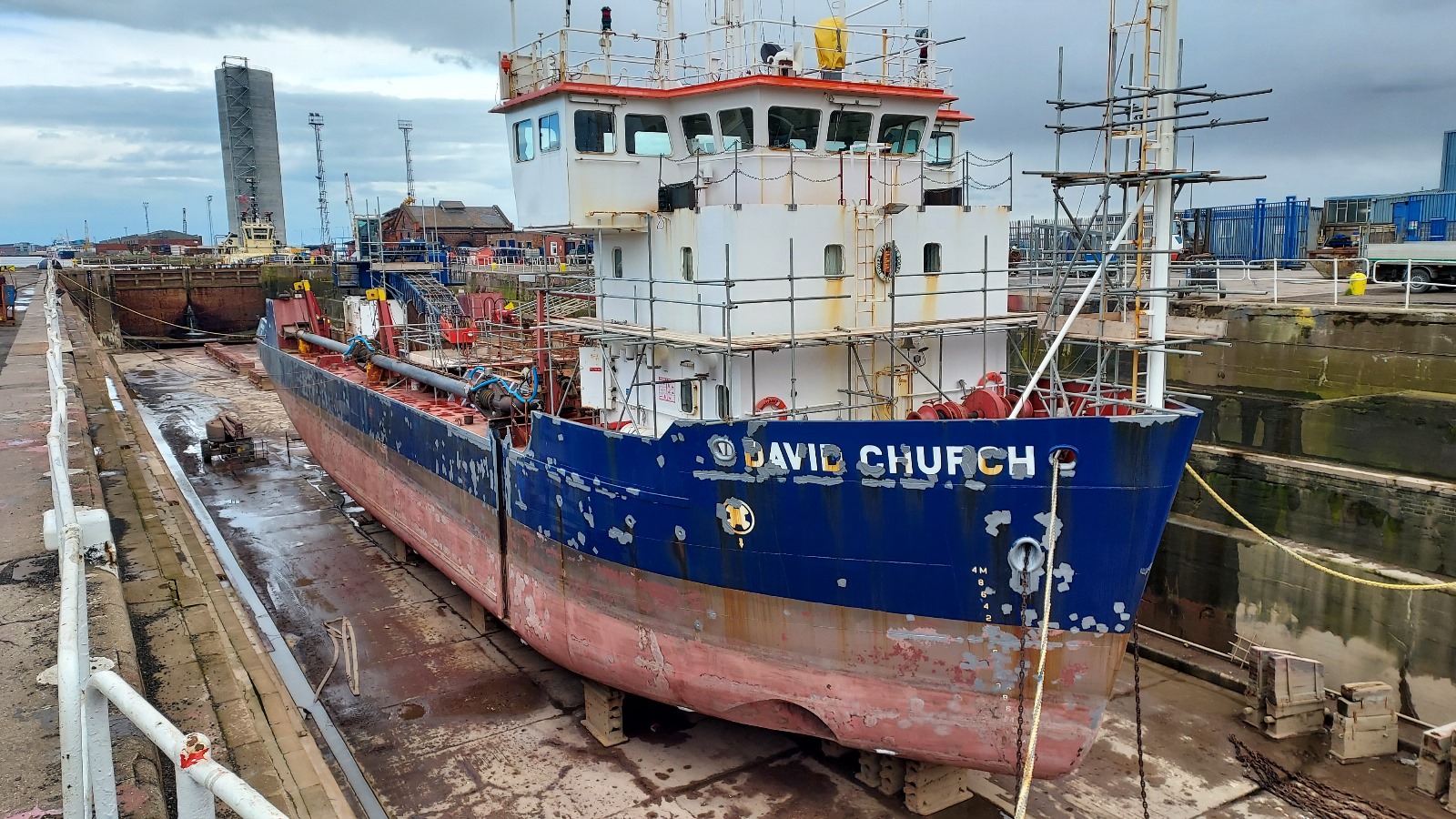 TSHD/Grab Dredger ‘David Church’ for sale – cap. 650m3 / 15 crane